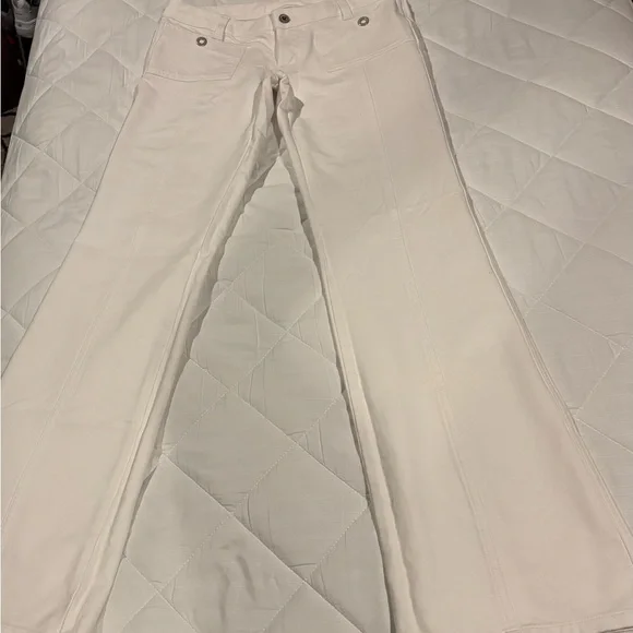 **** New Jennifer Lopez White Jeans, Size 7 - Picture 5 of 7